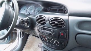 RENAULT MEGANE SCENIC-thumb-6