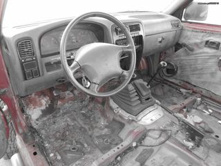 Nissan Navara  '01-thumb-4