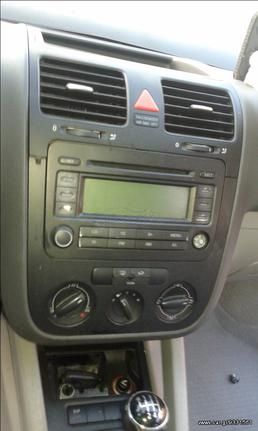 κονσολα+ραδιο/CD+οθονη κλιματισμου απο Volkswagen Golf 5 2006