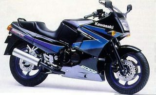 KAWASAKI GPX 600R '88-'97 ΜΠΡΑΤΣΑ GIVI + ΠΙΑΣΤΡΑ M3