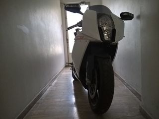 KTM 1190 RC8 2008-thumb-15
