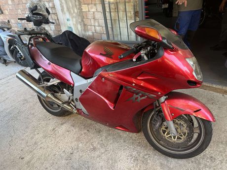 CBR1100XX ΑΝΤΑΛΛΑΚΤΙΚΆ..ΤΟ ΔΊΝΟΥΜΕ ΚΟΜΜΆΤΙ ΚΟΜΜΆΤΙ.