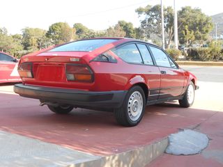 Alfa Romeo GTV 1985 ALFETTA GTV 2.0-thumb-3