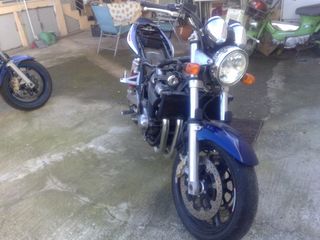 Suzuki gsx 1400-thumb-1