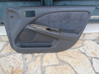 Εσωτερικό πάνελ πόρτας εμπρός δεξιά Toyota Avensis 97-03