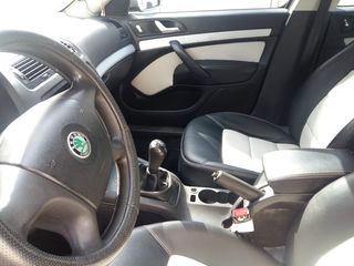 Skoda Octavia 2005-thumb-2