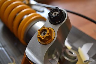 OHLINS TTX HAYABUSA GEN 2-thumb-16