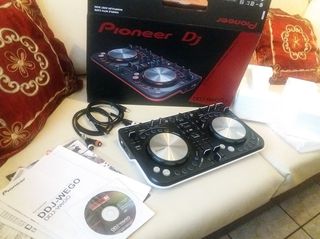 Pioneer DDJ WeGo Console Controller-thumb-2