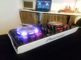 Pioneer DDJ WeGo Console Controller-thumb-3