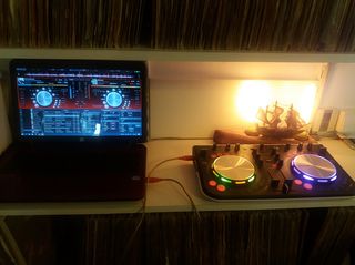 Pioneer DDJ WeGo Console Controller-thumb-7