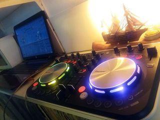 Pioneer DDJ WeGo Console Controller-thumb-6
