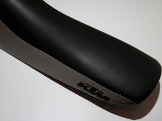 KTM LC4 640 Σέλα-thumb-2