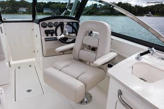 Boston-Whaler 2015 270 Vantage-thumb-8