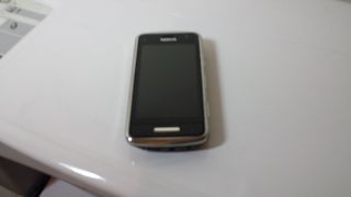 NOKIA C6 01-thumb-2