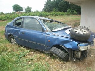 Hyundai Accent  '01-thumb-3