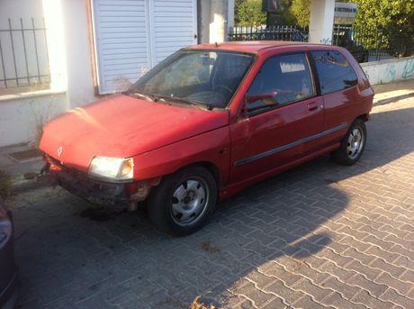 Renault Clio 1994 3πορτο κουφάρι κόκκινο, ατρακάριστο - άβαφο!